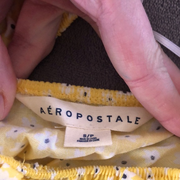 gorgeous yellow floral top - Picture 3 of 3